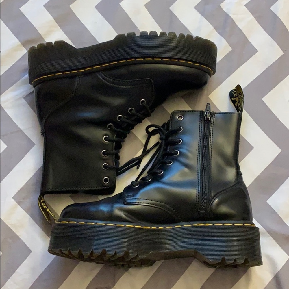 Dr. Martens Jadon Boot - Black